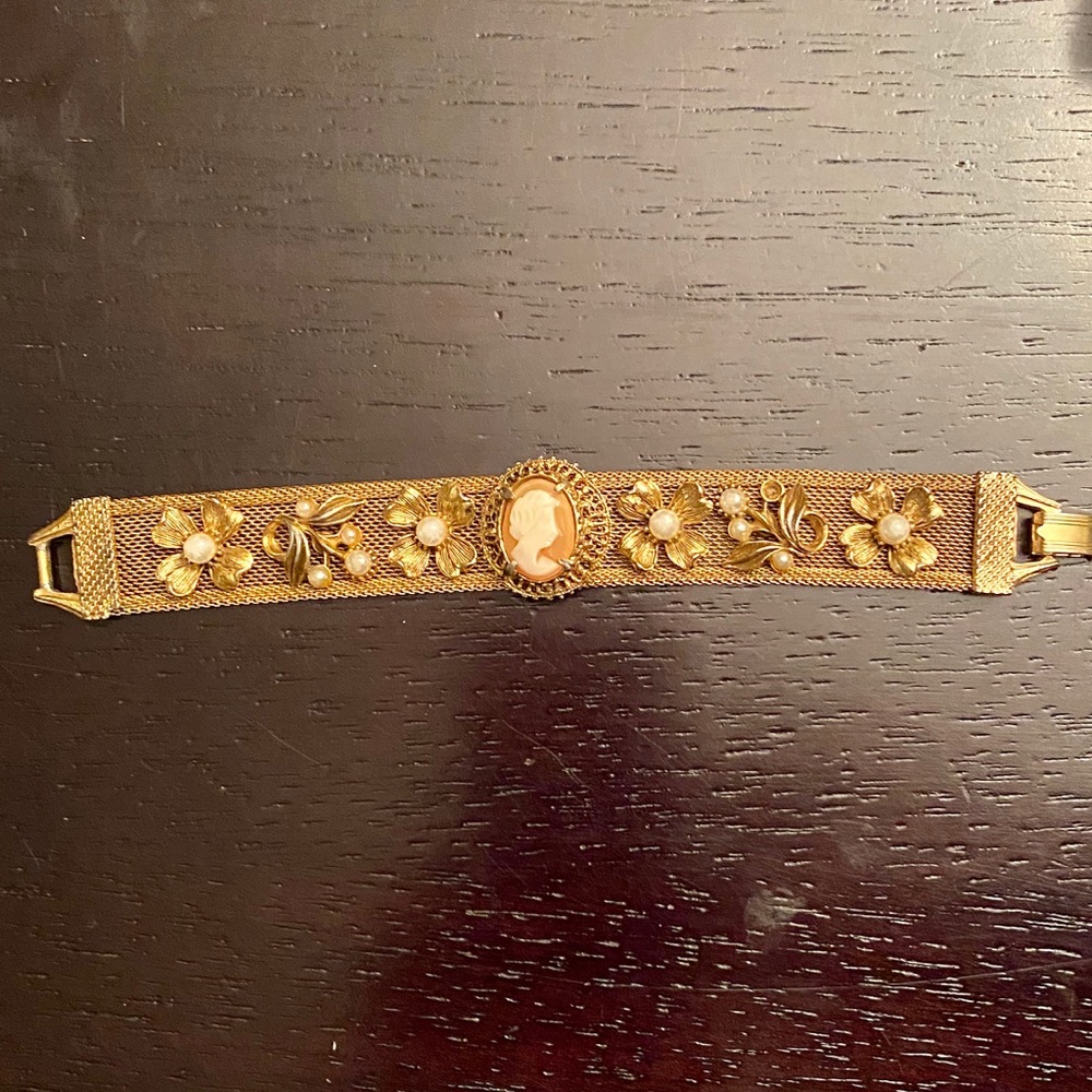 Florenza Cameo Bracelet